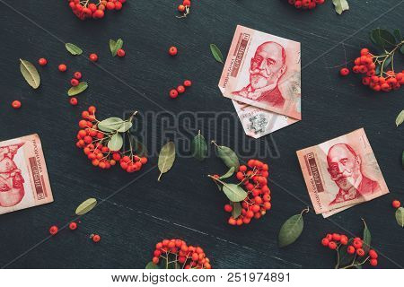 Flat Lay Serbian Currency Thousand Dinars Banknote, Top View Of Decorative Arrangement With Wild Ber