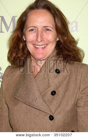 LOS ANGELES - 25 FEB: Fiona Shaw arriva al quarto annuale donne nel Film Pre-Oscar Cocktail Party  
