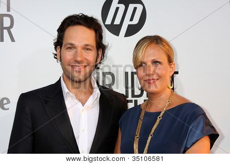 LOS ANGELES - AUG 16: Paul Rudd; Gloria Rudd na premiéře 