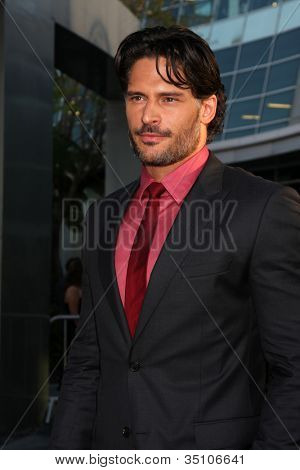 LOS ANGELES - JUN 21: Joe Manganiello arrivando presso il True Blood stagione 4 Premiere a ArcLight Thea