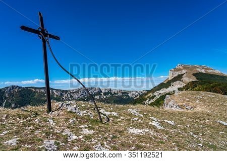 Col De Bataille, Ombleze, France. View On The Plateau Of Tete De La Dame.