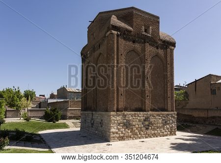 Gonbad-e-sorkh Mausoleum Or Red Tomb In Maragha, Iran