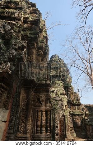 Detail Mural And Bas Relief On Ancient Temple Ruins In Angkor Wat Of Hindu, Vishnu, Shiva, God, Reli