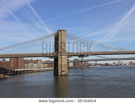 Brooklyn Bridge Streaked hemelsblauw