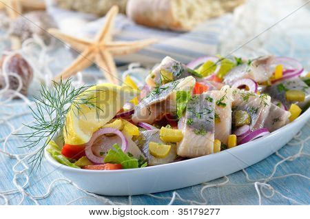 Balık salatası