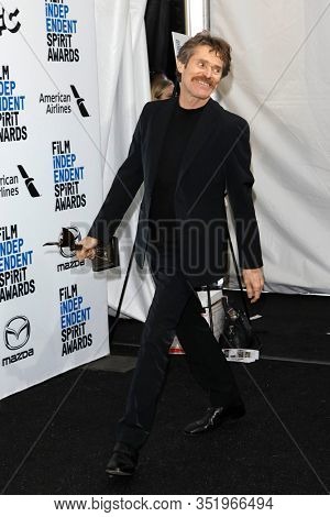LOS ANGELES - FEB 8:  Willem Dafoe at the 2020 Film Independent Spirit Awards at the Beach on February 8, 2020 in Santa Monica, CA