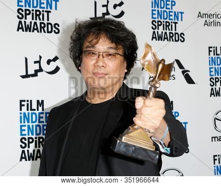 LOS ANGELES - FEB 8:  Bong Joon Ho at the 2020 Film Independent Spirit Awards at the Beach on February 8, 2020 in Santa Monica, CA