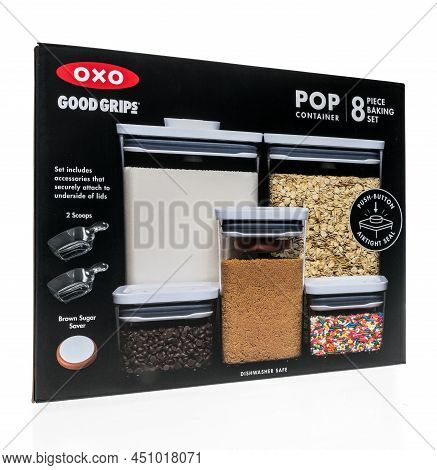 Winneconne, Wi -1 March 2021: A Package Of Oxo Good Grips Pop Container Baking Set On An Isolated Ba
