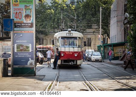 Kiev, Ukraine - August 10, 2015: Tatra T3 Tram Waiting On Its Terminal Station Of Kontraktova Square