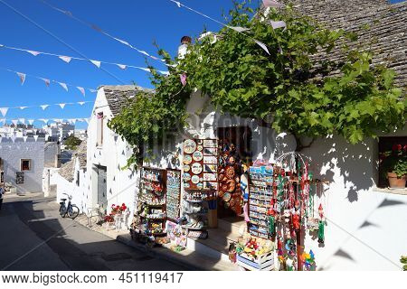 Alberobello, Italy - May 29, 2017: Souvenir Shop In Alberobello, Italy. Alberobello And Its Trulli H