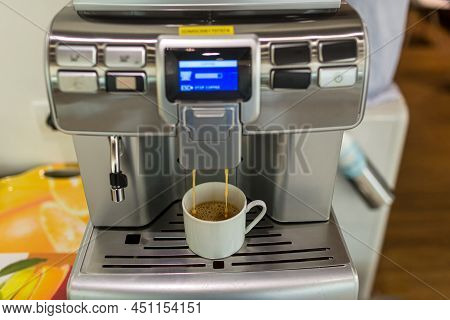 Self-service Coffee Machines Offer Consistent, Quality Coffee In Hotel, Sport Club Or Office. Espres