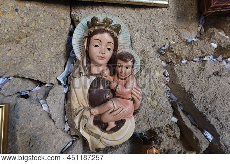 Granadilla De Abona, Tenerife, Canary Islands, Spain, March 8, 2022: Image Of The Mary And The Child