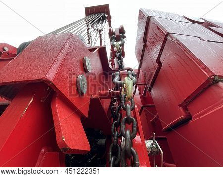 Augusta, Ga Usa - 03 19 22: Manitowoc Red Crane Construction Scene Cloudy Rainy Day Close Up