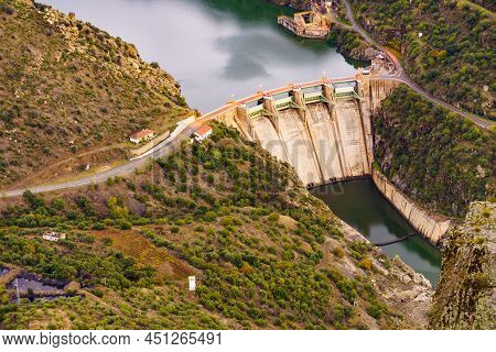 Douro River With Spanish Saucelle Dam. Border Between Portugal And Spain. National Parks. View From 