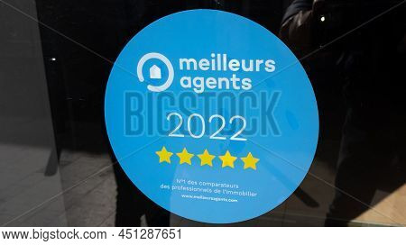 Bordeaux , Aquitaine  France - 03 12 2022 : Meilleurs Agents French Label Sign And Brand Logo Text R