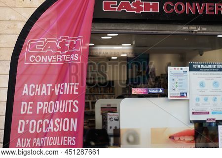 Bordeaux , Aquitaine  France - 03 12 2022 : Cash Converters Brand Text And Logo Sign Flag Store Stre