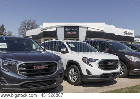 Lafayette - Circa March 2022: Gmc Buick Dealership Offering Used And Pre-owned Vehicles. With Curren