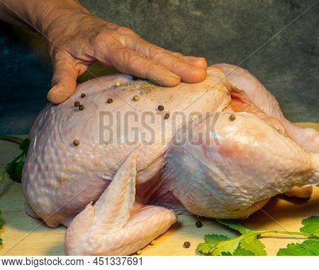 Rubdown Chicken With Pepper. Rubdown Pepper Chicken. Peppering Meat. Food Preparation. Kitchen. Appl