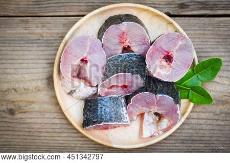 Snakehead Fish For Cooking Food, Striped Snakehead Fish Chopped With Ingredients Kaffir Lime Leaves 
