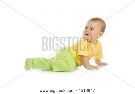 Kriechende kleine Baby isoliert