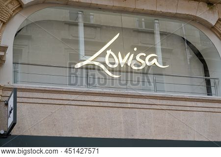 Bordeaux , Aquitaine  France - 03 20 2022 : Lovisa Logo Sign And Brand Text Facade Shop Fashionable 