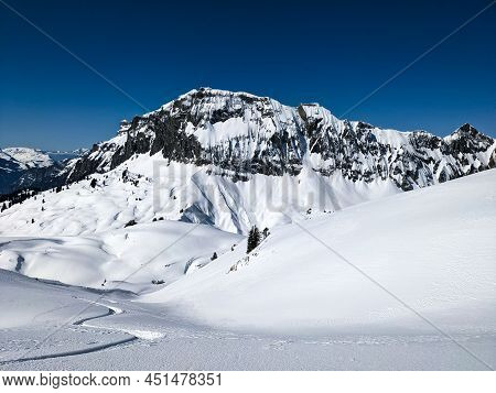 Ski Tour In Switzerland. Mountaineering With Ski On The Mountain Silberen In The Canton Of Glarus Ur