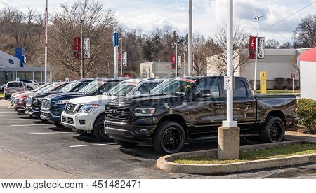 Monroeville, Pennsylvania, Usa March 20, 2022 New And Used Cars For Sale Together At A Dealership On