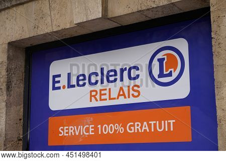 Bordeaux , Aquitaine  France - 03 20 2022 : E.leclerc Relais Orange Logo Brand Facade And Text Sign 
