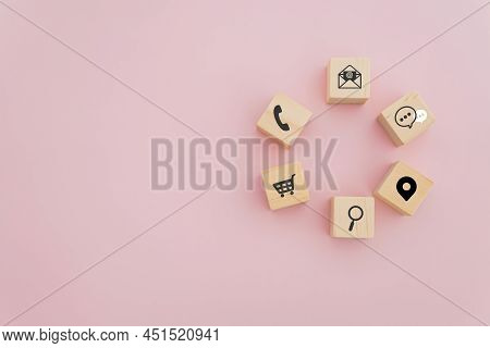 Wooden Cube Block With Buyer Persona Icons ,top View, For Buyer Persona And Target Customer Concept.