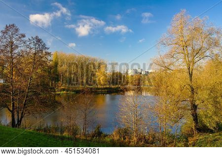Autumn Scenery Of Public Park And Psel River In Sumy City, Ukraine. Sumy Is A Popular Travel Destina