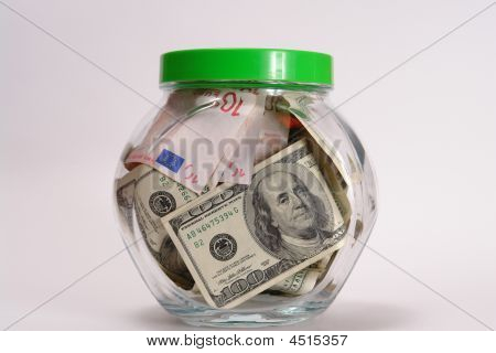 Peníze Jar