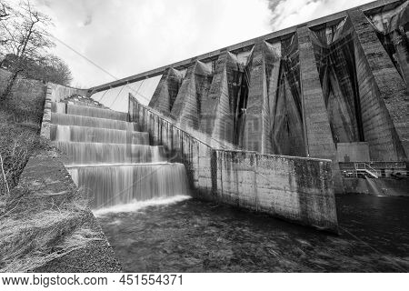 Wimbleball Dam