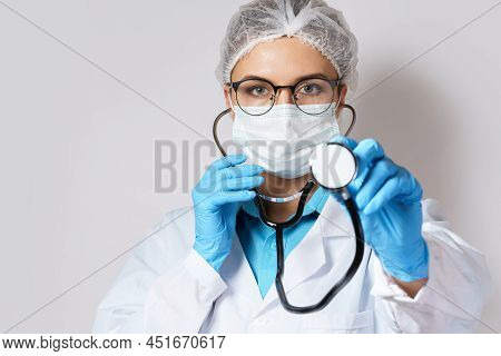 Young Female Doctor Pulmonologist With A Stethoscope