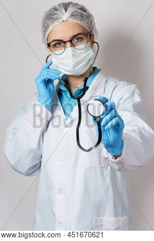 Young Female Doctor Pulmonologist With A Stethoscope