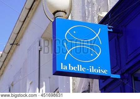 Bordeaux , Aquitaine  France - 03 20 2022 : La Belle Iloise Brand Logo And Text Sign Of French Canne