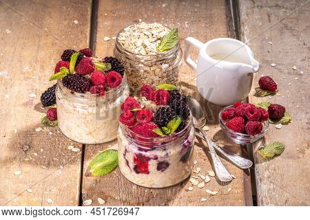 Overnight Oatmeal With Berries