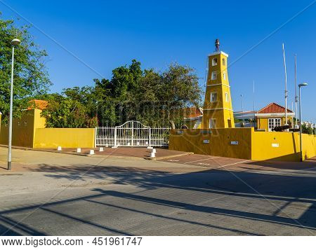 Kralendijk Bonaire - October 6, 2013: Old Fortress, Gun And Lighthouse
