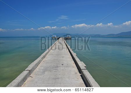 Long Piergiong Into Ocean