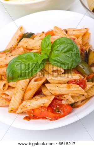 mediterrane Penne pasta
