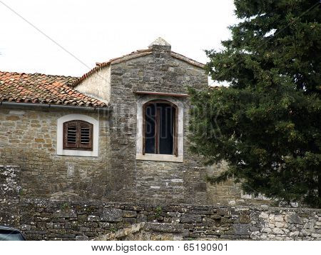 Oold Mediterranean Stone House In Istria