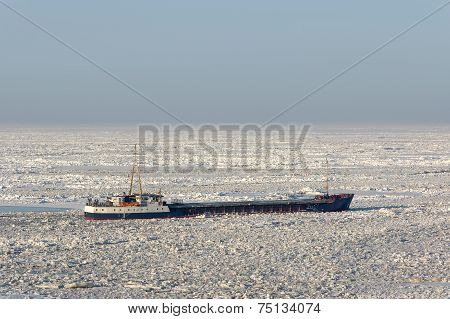 Sea ice stranded ship