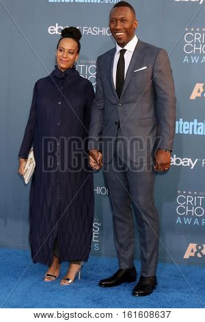 LOS ANGELES - DEC 11:  Amatus Sami-Karim, Mahershala Ali at the 22nd Annual Critics' Choice Awards at Barker Hanger on December 11, 2016 in Santa Monica, CA