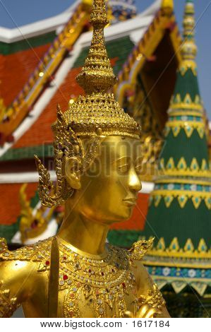 Złoty posąg w Wat Phra Kaew w Bangkoku, Bangkok
