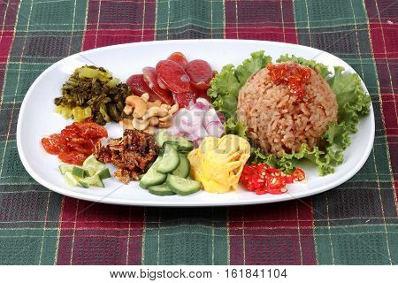 Fried Jasmine Rice With Shrimp Paste, Kao Klok Kapi -thai.