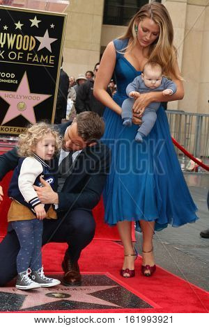 LOS ANGELES - DEC 15:  James Reynolds, Ryan Reynolds, Blake Lively, Newborn Reynolds at the Ryan Reynolds Hollywood Walk of Fame at tbe Hollywood & Highland on December 15, 2016 in Los Angeles, CA