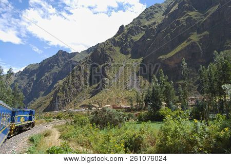 Tourist Train In Urubamba Valley - Peru