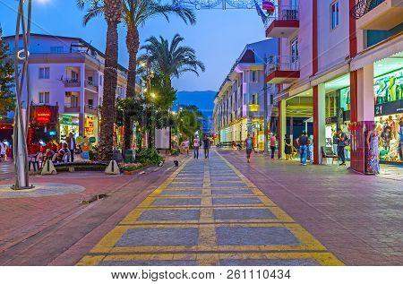 Kemer, Turkey - May 13, 2017: The Evening Walk In The City Center, The Stores Of The Central Shoppin