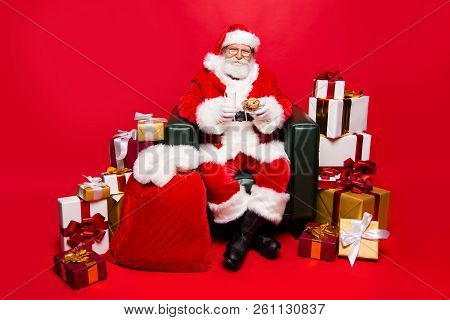 My Favorite Noel Meal! Full Legs Body Size Kind Mature Positive Aged Stylish Nicholas In Shoes Glass