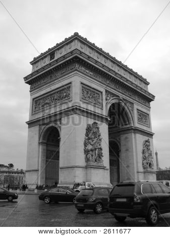 TRIUMP Bogen in paris