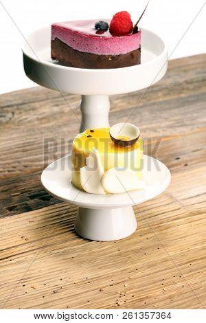 Delicious Raspberry Cake With Fresh Raspberries, Blueberry And Lemon Cake.  Confiserie Cake Cuisine.